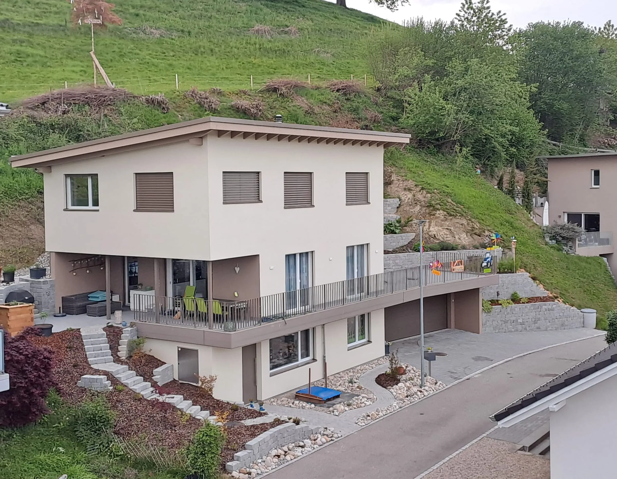 Neubau EFH Heller — Einfamilienhaus in Hanglage