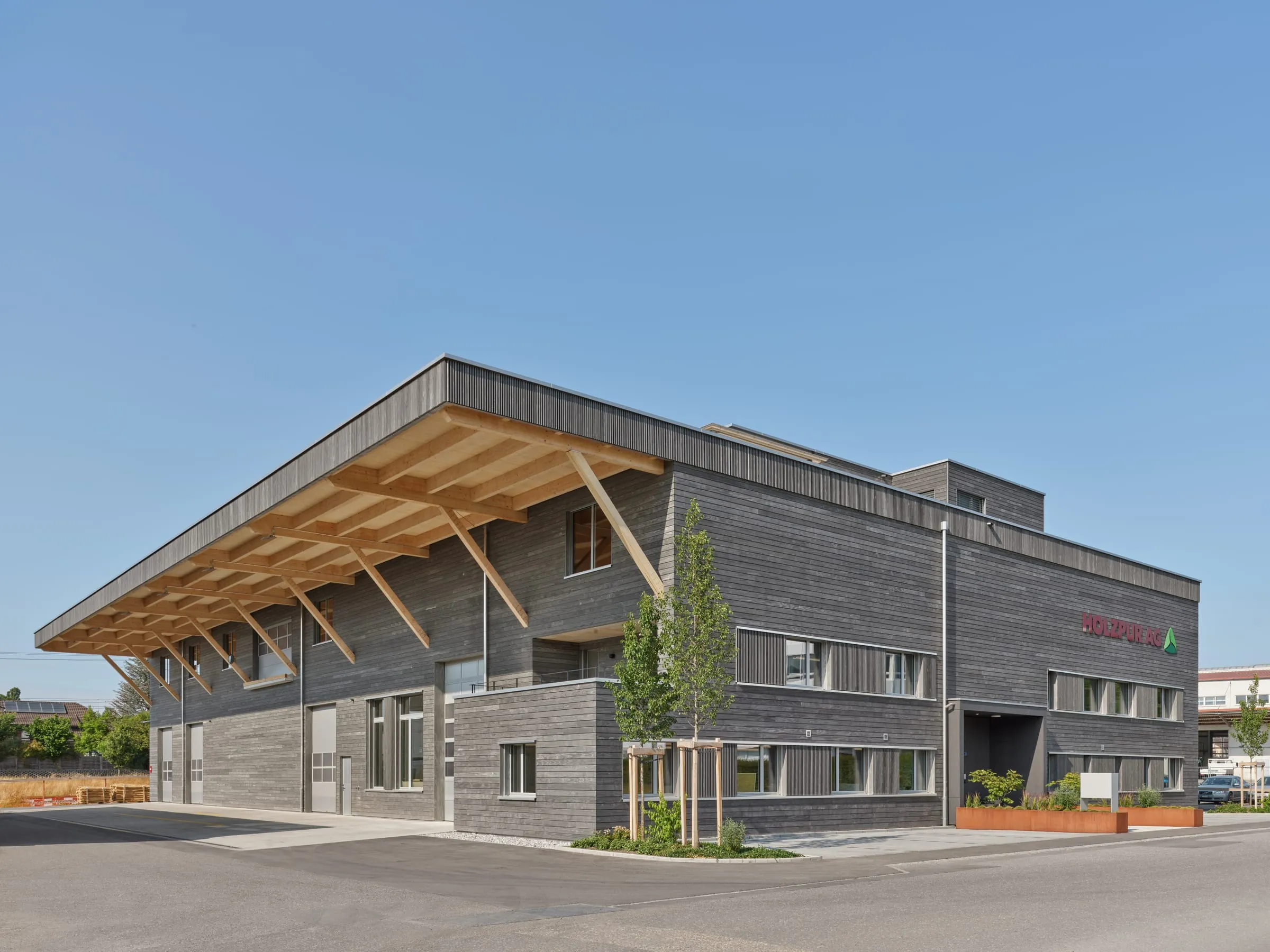 Holzpur AG — Gewerbehalle Sempach Station